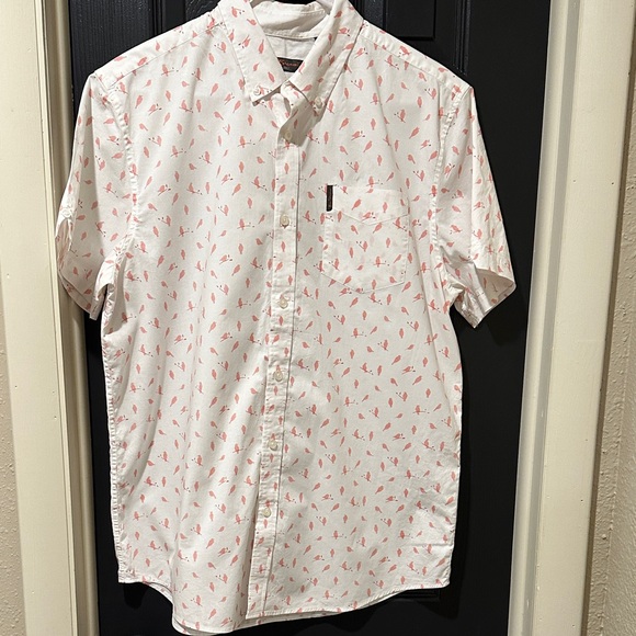 Ben Sherman White Shirt with Pinkish Red Bird Pattern. Large - Picture 1 of 4
